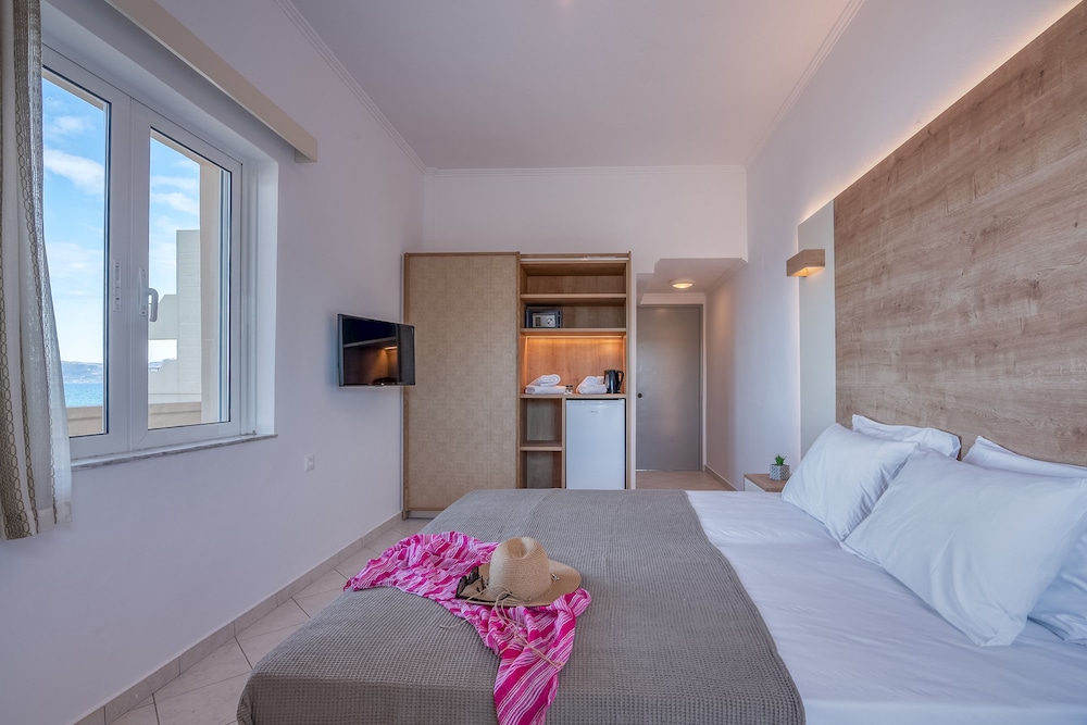 Galini Beach Hotel 6/50