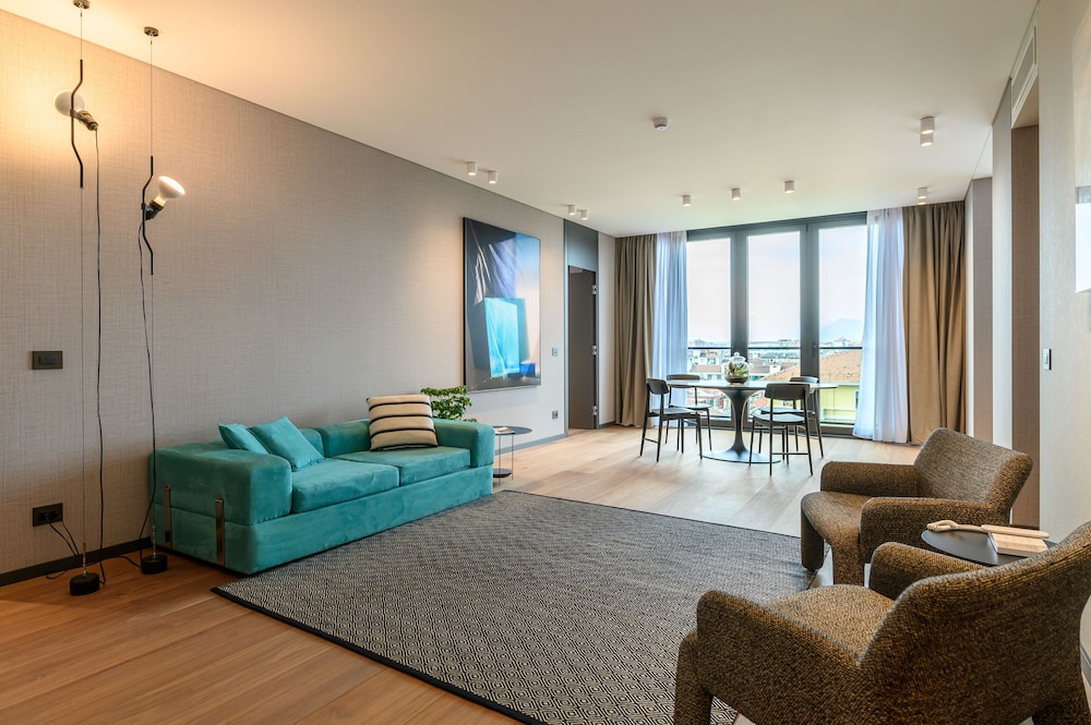 Duparc Contemporary Suites 45/73