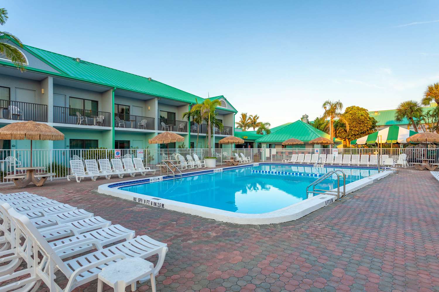Beachside Hotel and Suites 41/43
