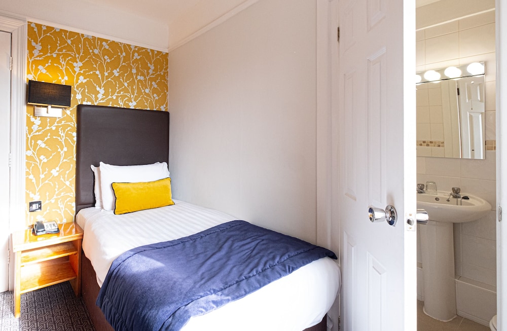 ROOM, SINGLE