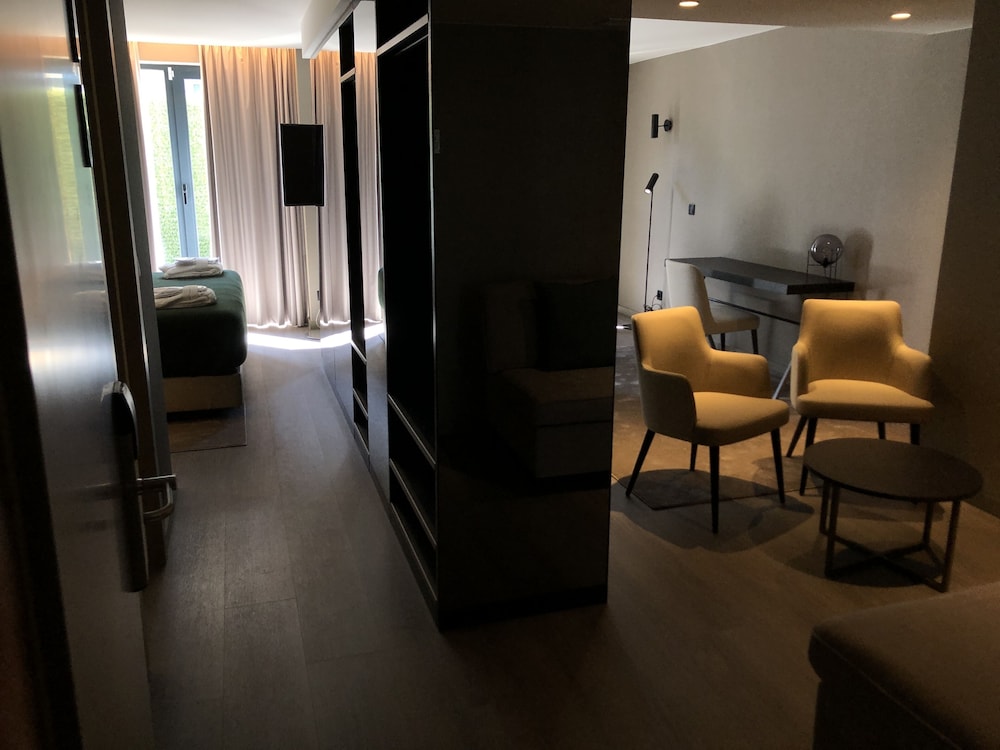 Omid Saldanha Hotel 23/33