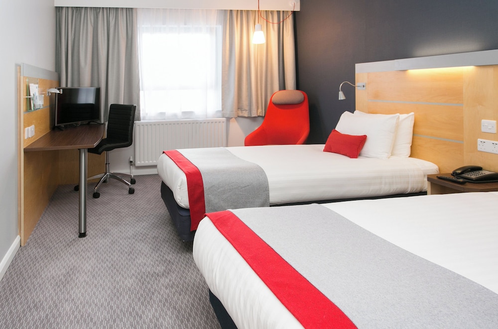غرفة قياسية بسريرين منفصلين، Holiday Inn Express Antrim 2/5