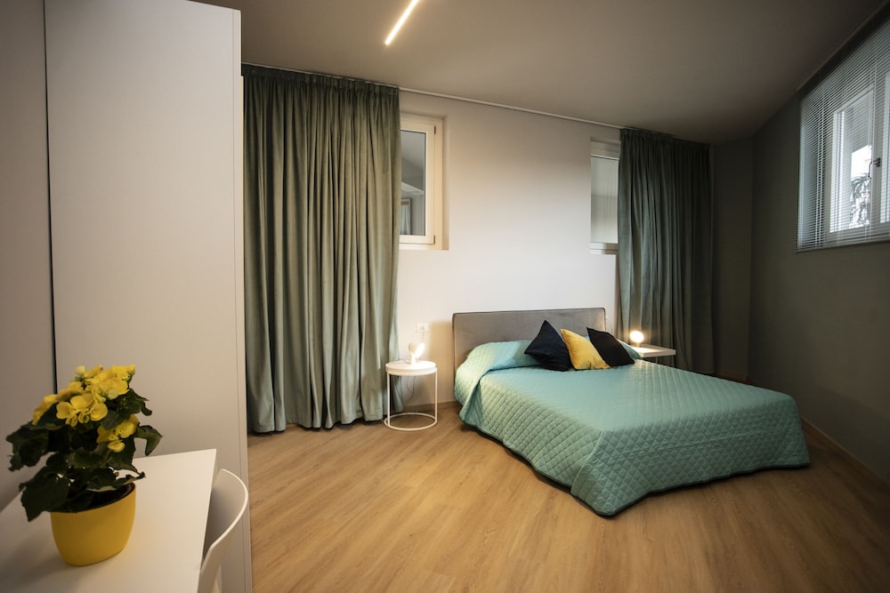 1 BEDROOM, DELUXE, APARTMENT