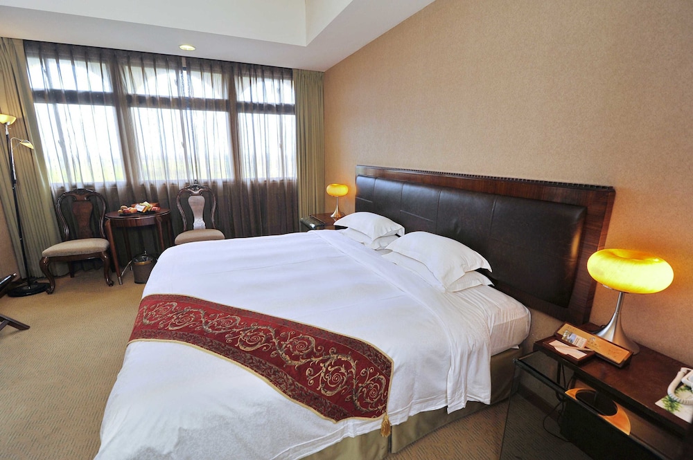 Resort One Hotel 7/37
