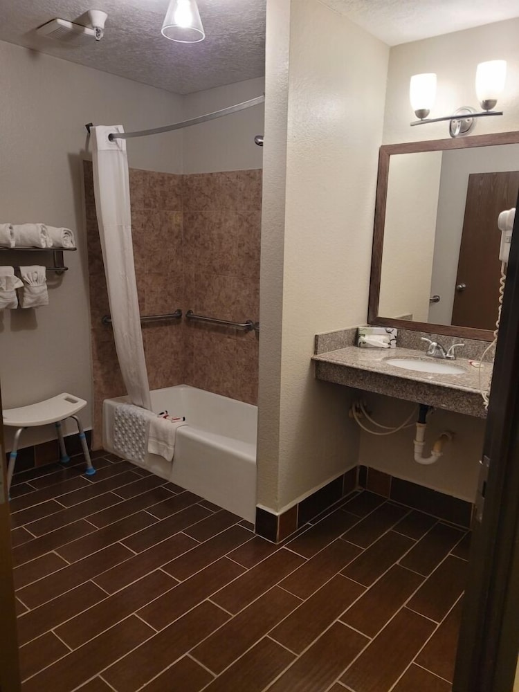 Days Inn By Wyndham Tucumcari 5/52
