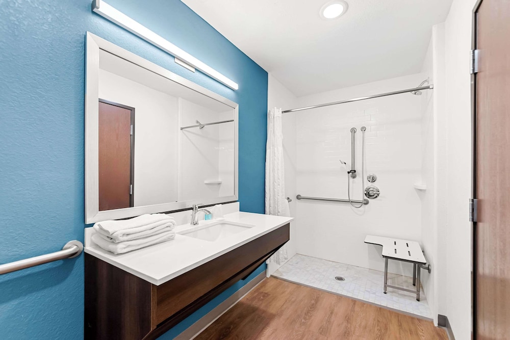 WoodSpring Suites Hudson Port Richey 32/33