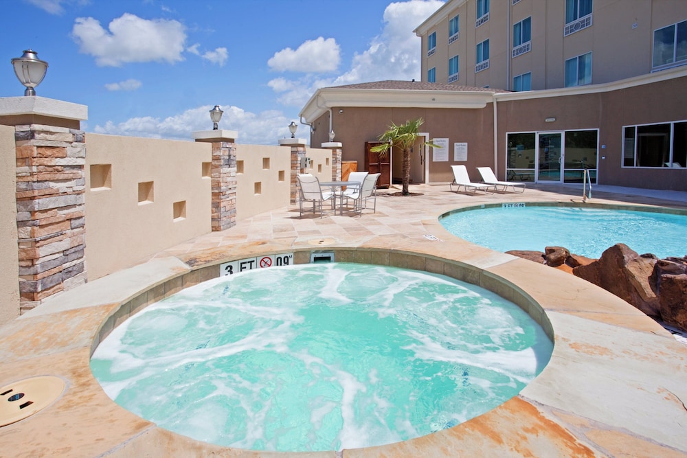 Holiday Inn Express & Suites Houston Space Ctr - Clear Lake 46/50