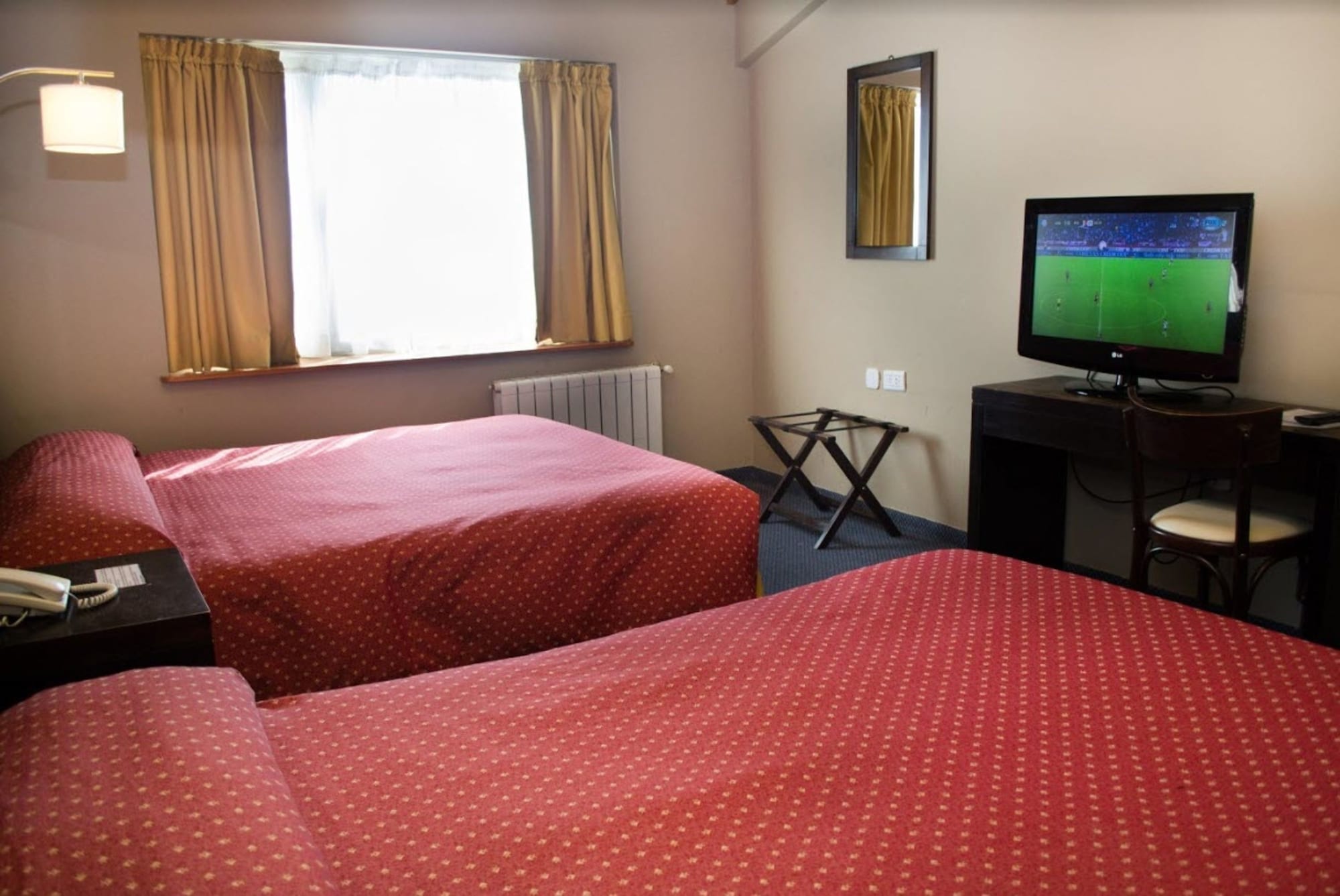 ROOM, TWIN BEDS