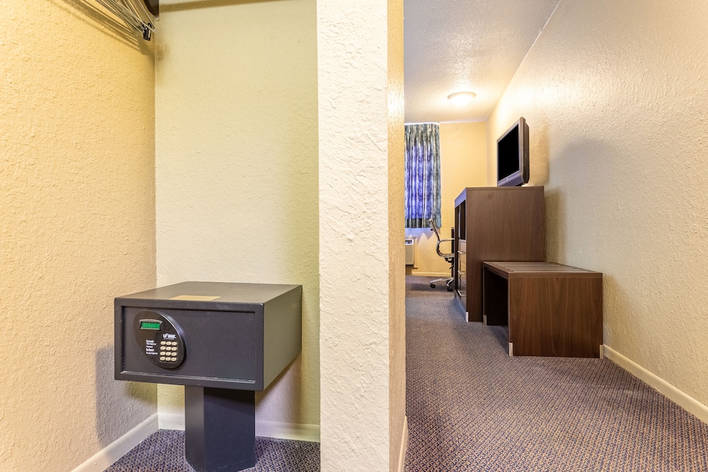 Motel6 Concordia, MO 27/31