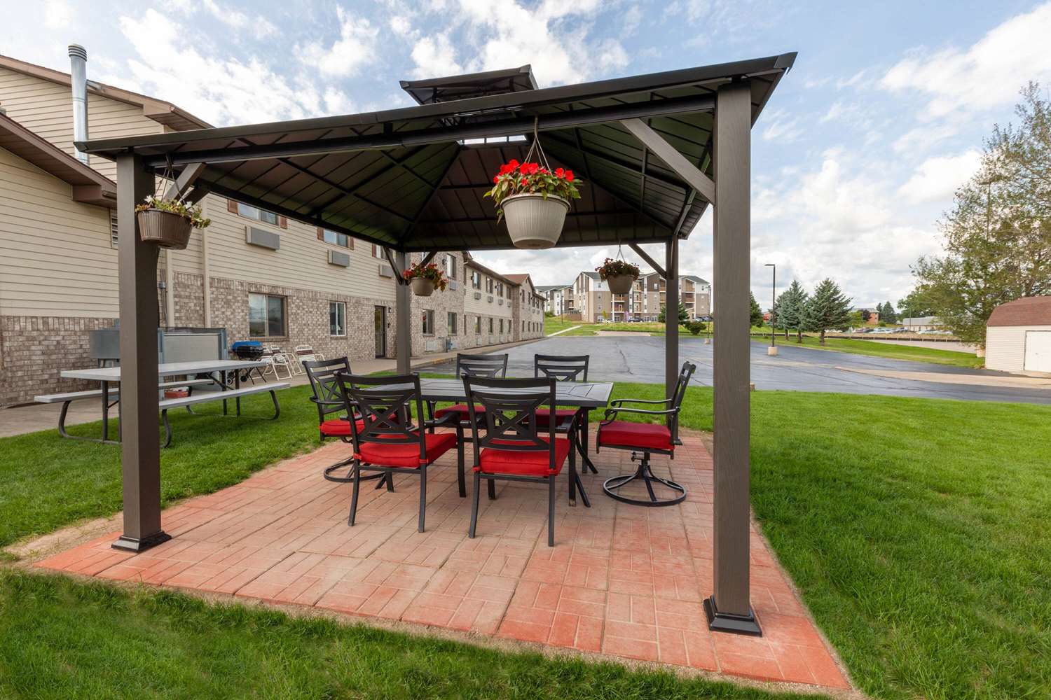 Super 8 By Wyndham Big Rapids 20/29