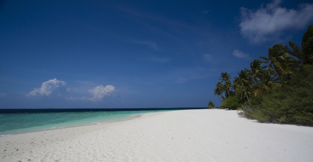 Filitheyo Island Resort 147/151