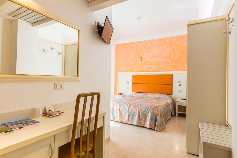 HOTEL DELFINO 24/24