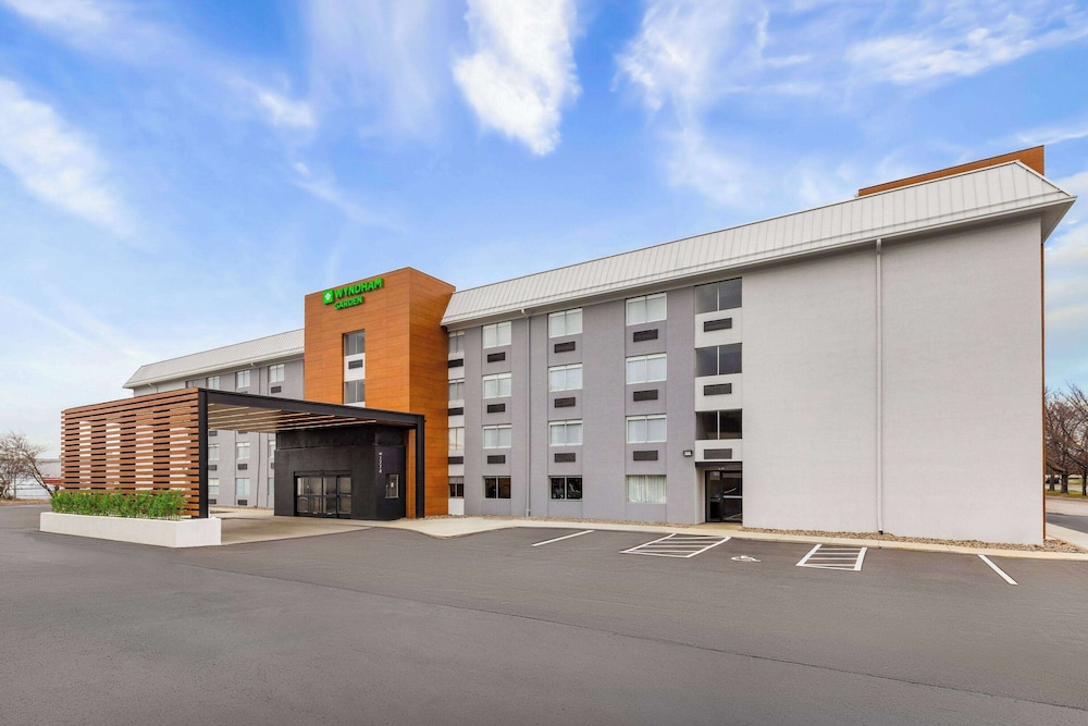 Wyndham Garden Louisville East 34/37