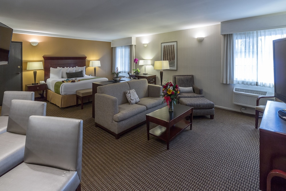 Best Western Plus Carpinteria Inn 25/42