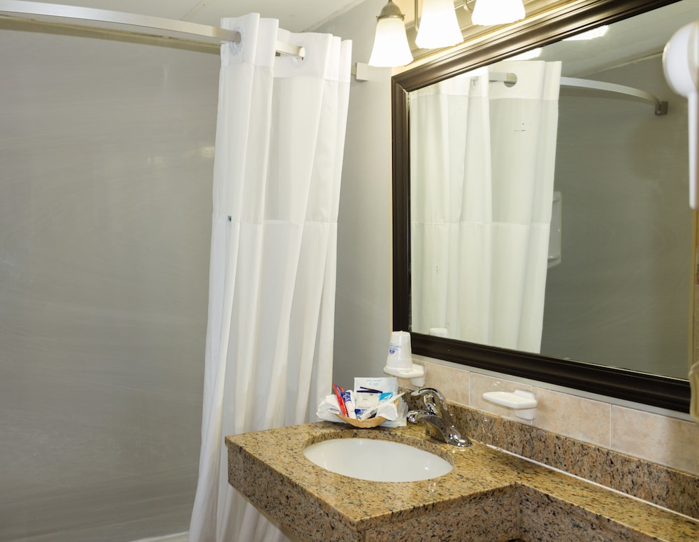 Americas Best Value Inn Central Valley 19/42