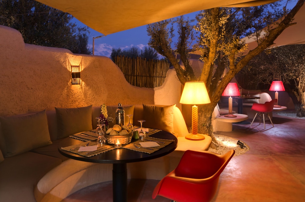 Oasis Lodges 46/72