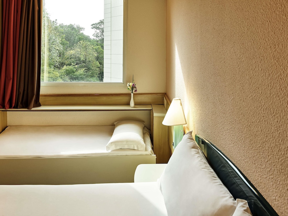 Ibis Santo Andre 10/36