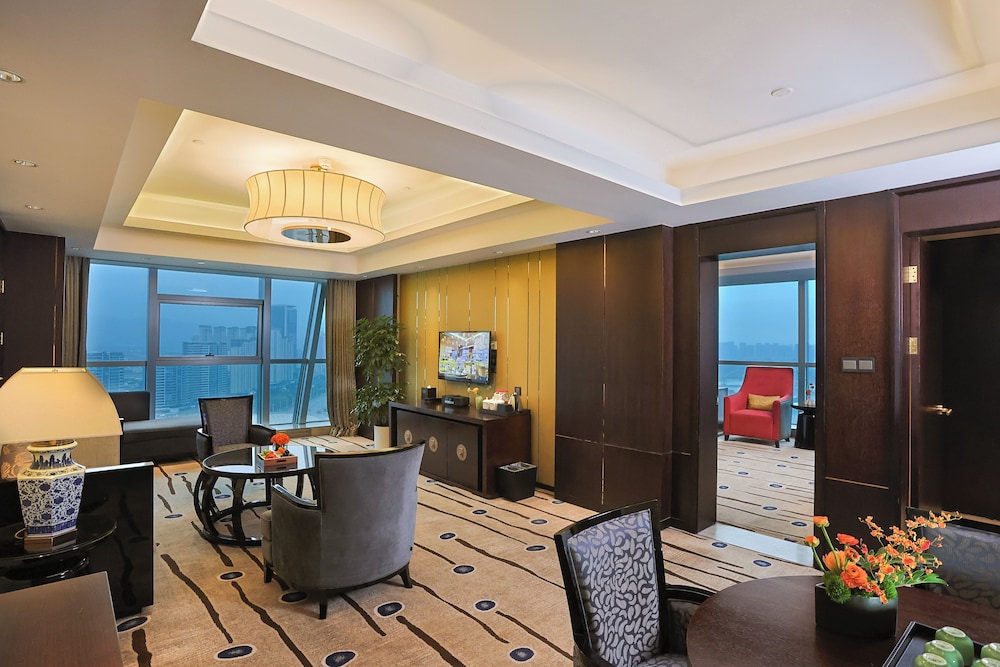 Crowne Plaza Yiwu Expo 34/50