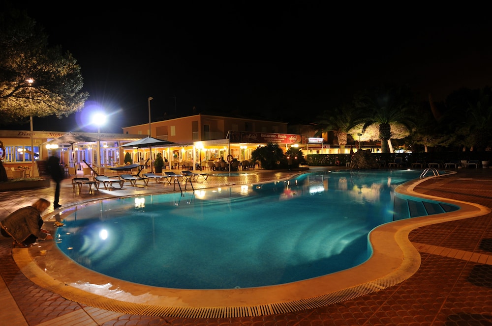 Maribel Apartments 46/50
