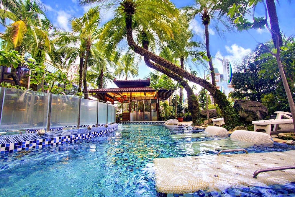 Resort One Hotel 36/37