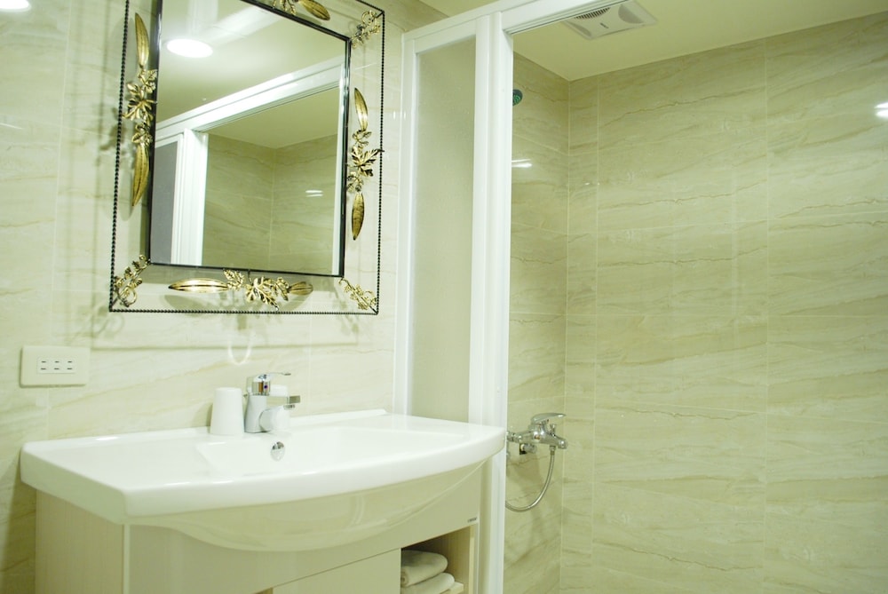 Ying Zhen Hotel 23/44