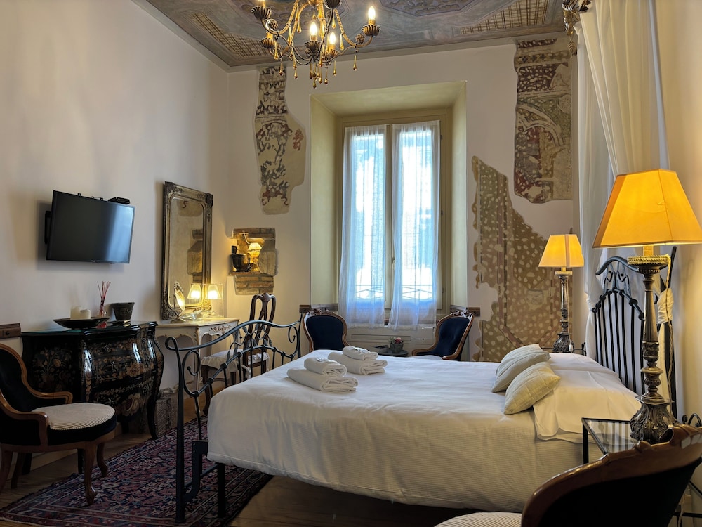 Apartment, House, Queen Bed, 2 Sofa, Kitchenette، Verona Journeys 5/10