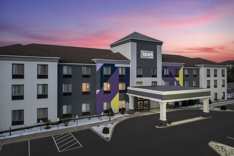 Spark by Hilton Vestal Binghamton University Area 1/23
