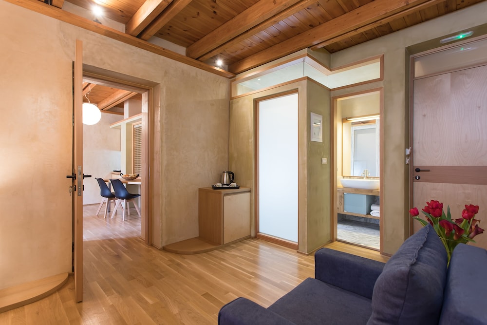 Polixenys Suites 35/46
