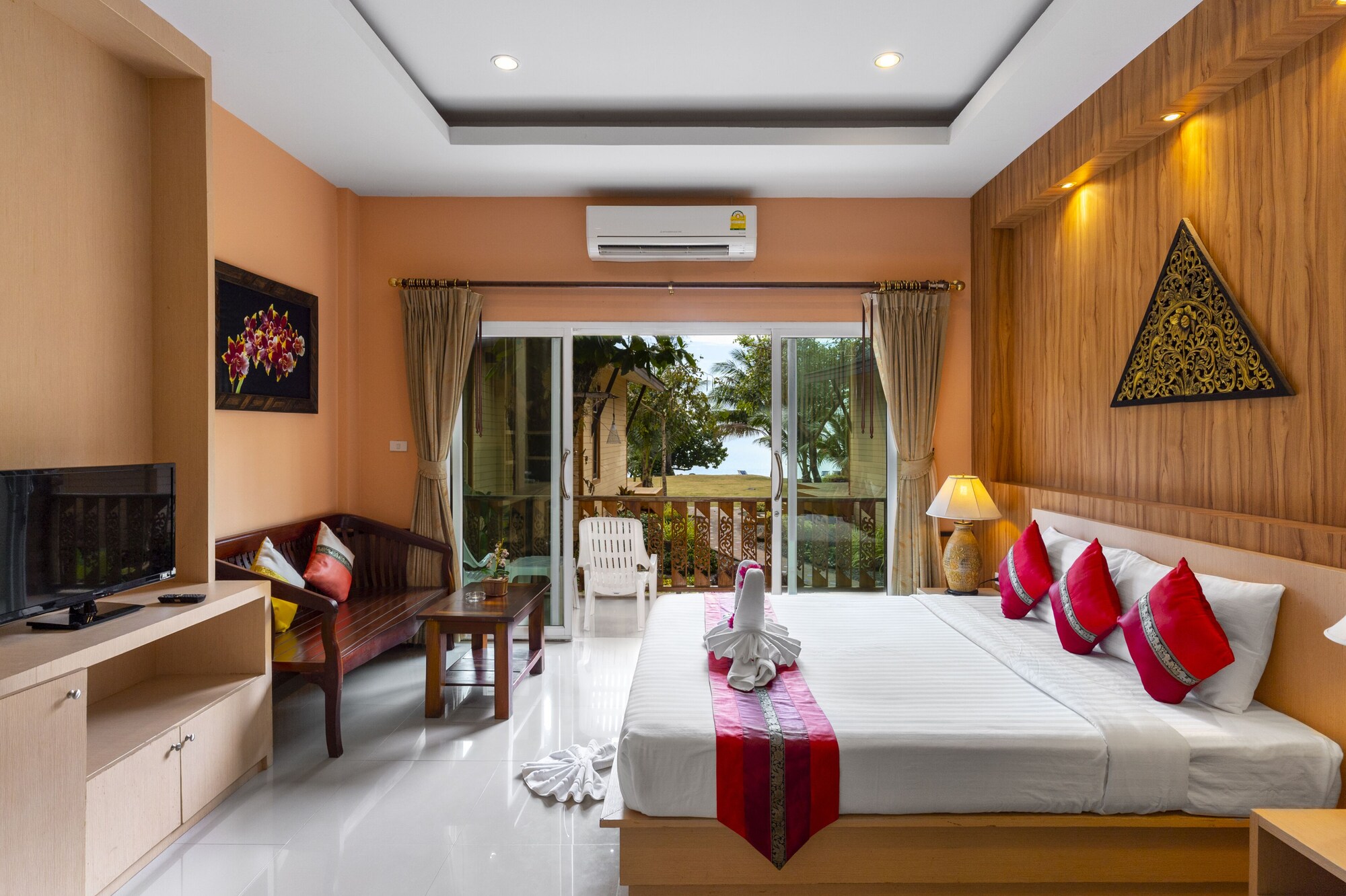 ROOM, TWIN BEDS, SUPERIOR BUILDING