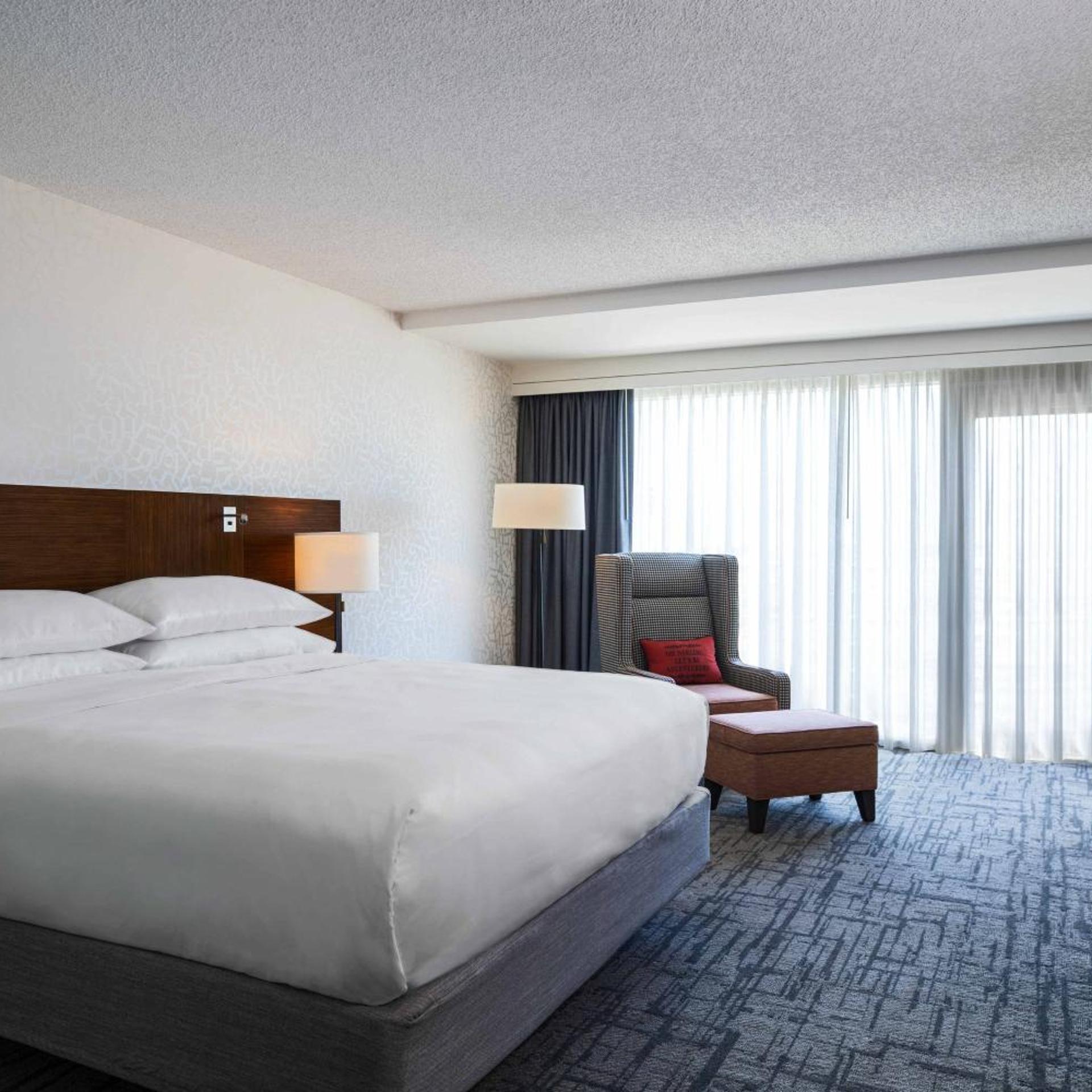 Room, King Bed, Concierge Level