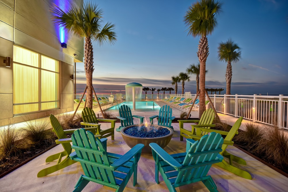 Holiday Inn Express Suites Galveston Beach 5/65