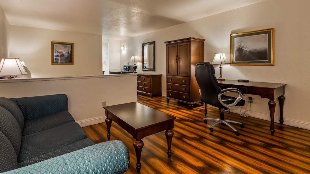 Surestay Plus Hotel By Best Western Susanville 33/45