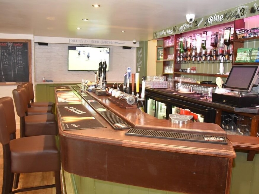 The Red Lion 16/19