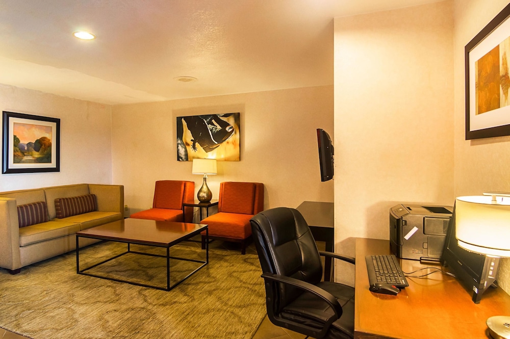 Quality Inn Suites Garland East Dallas 44/56