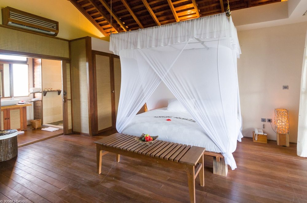 SUITE, BAY VIEW