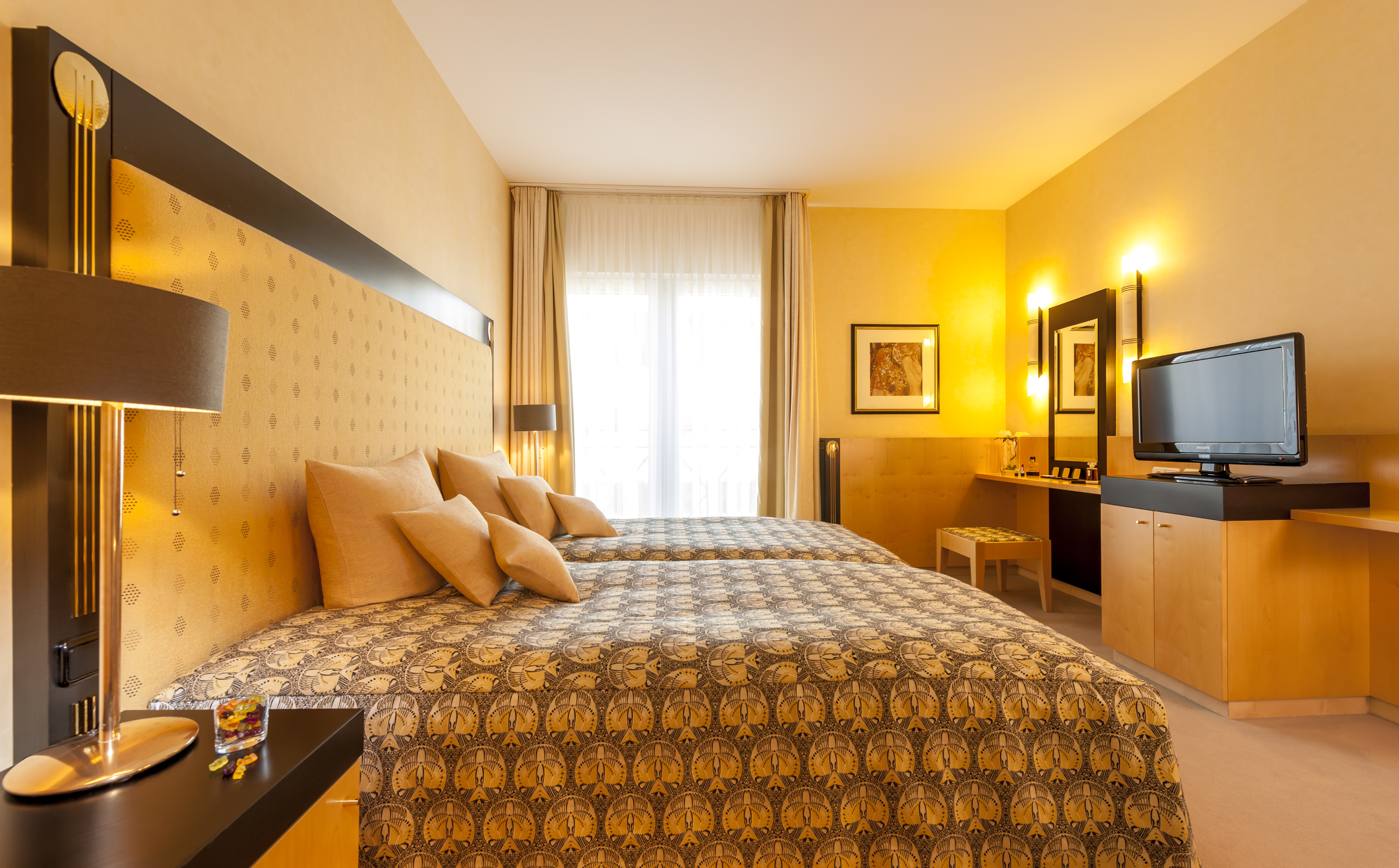 Deluxe, Suite