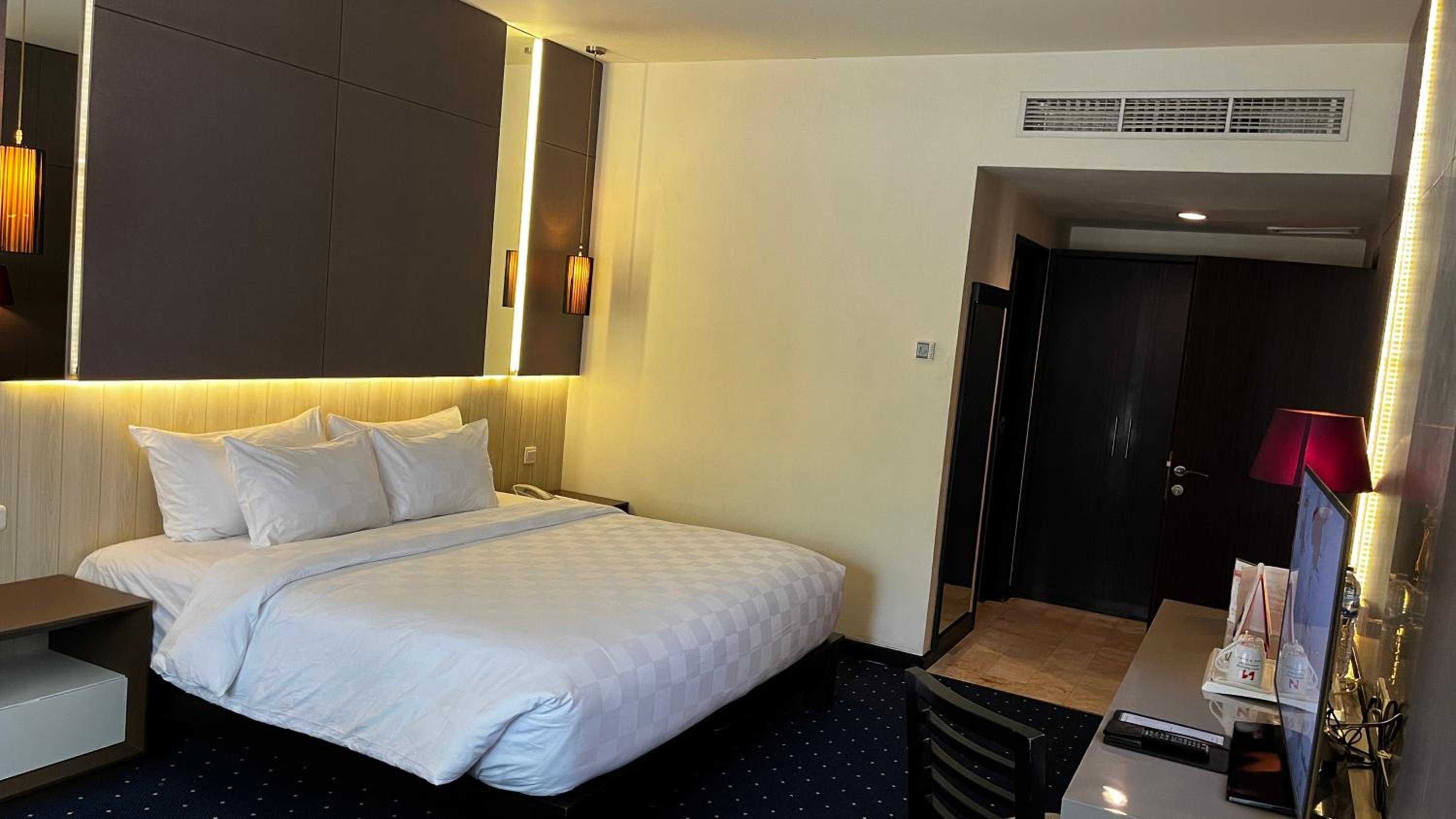 Executive, Suite, Villa