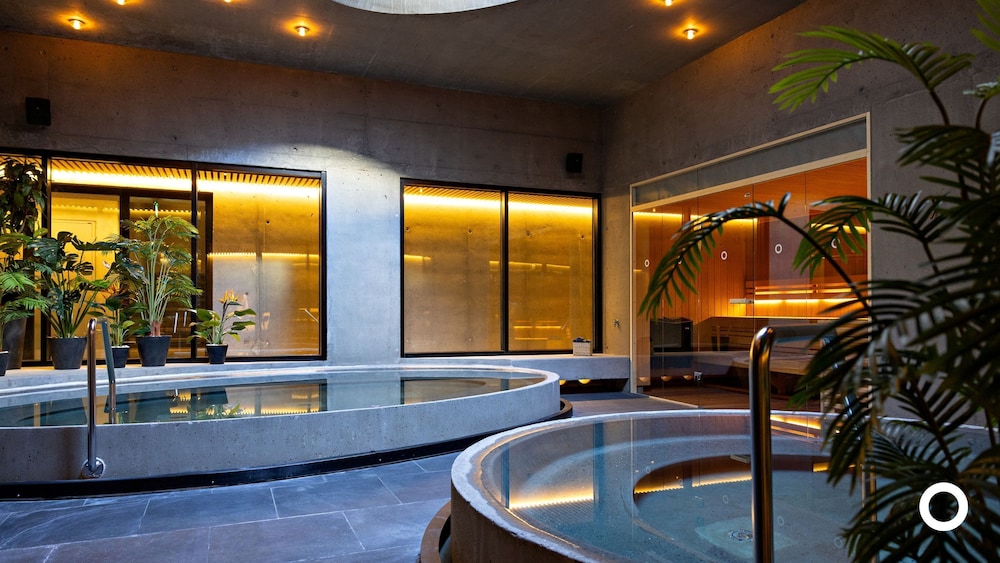 Grandi By Center Hotels 33/67