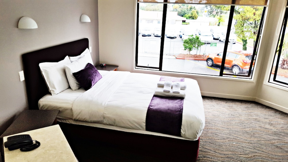 Auckland Airport Kiwi Hotel 24/62