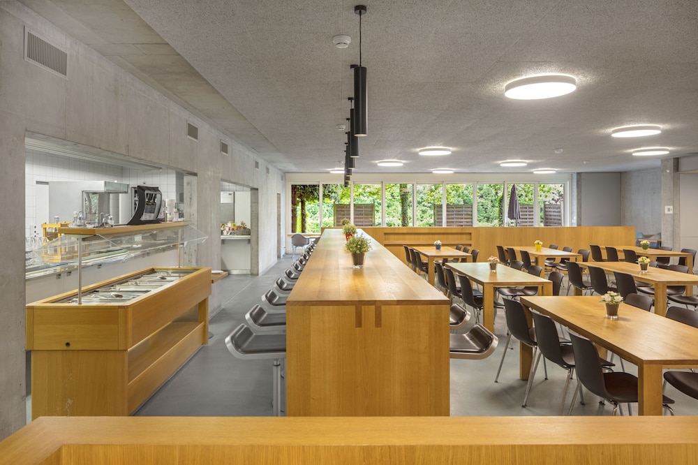 Lausanne Youth Hostel Jeunotel 21/40