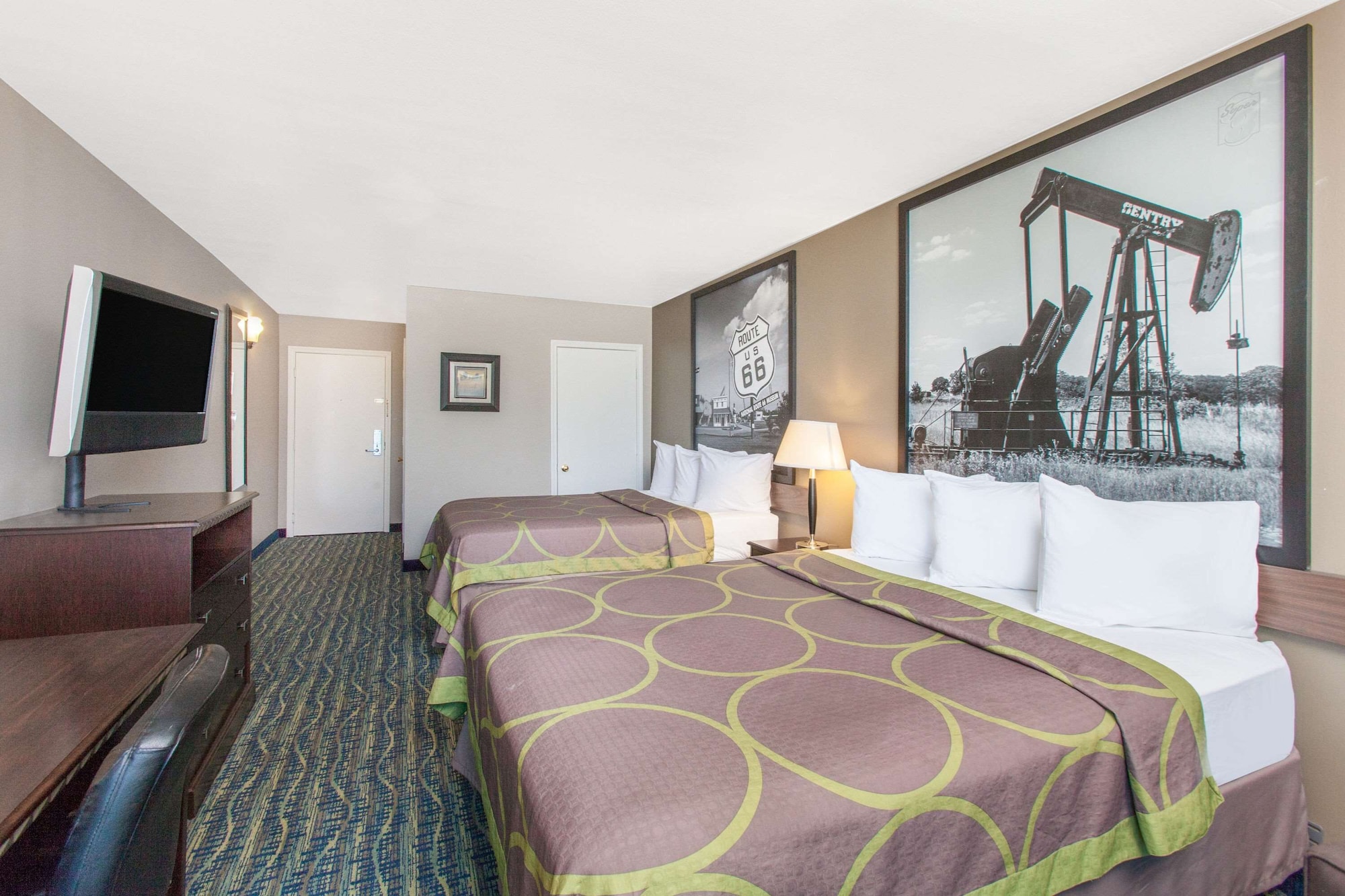 STANDARD, 2 QUEEN BEDS