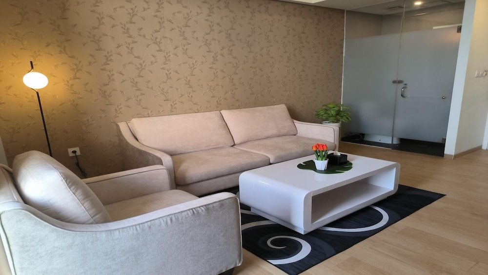 Whiz Hotel Sudirman Cilacap 36/60