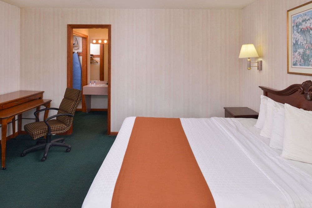 Americas Best Value Inn-Plattsburgh 25/40