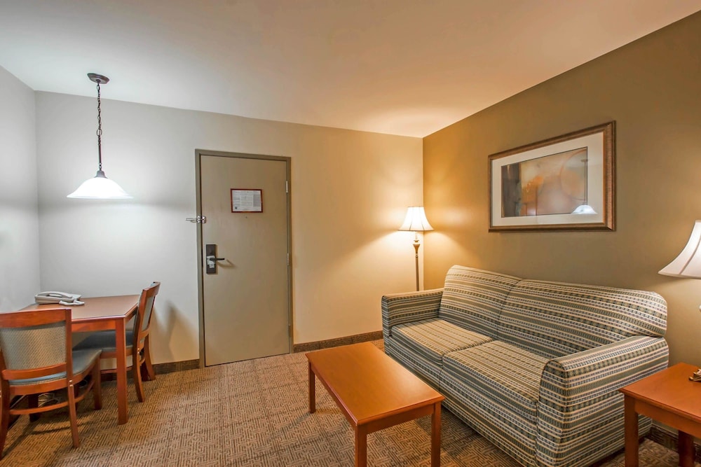 Quality Inn and Suites Germantown North 23/37