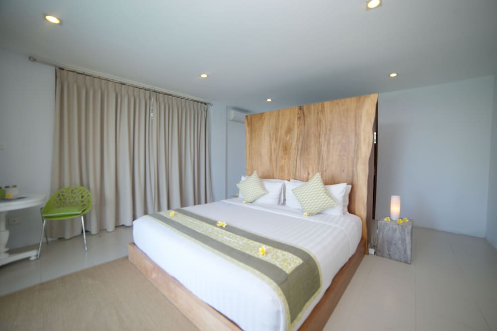 Malimbu Cliff Villa 15/56