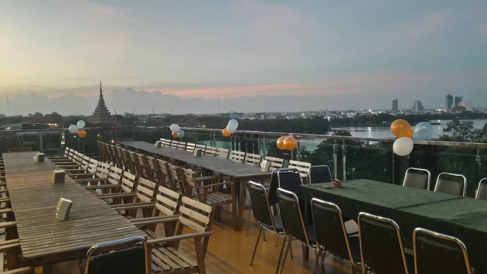 Ingtara Hotel 38/43