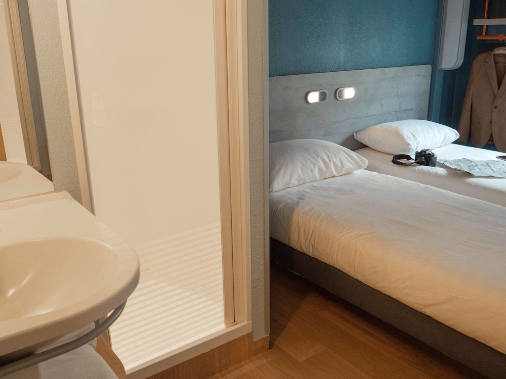 Ibis Budget Paris Porte D Orleans 11/70