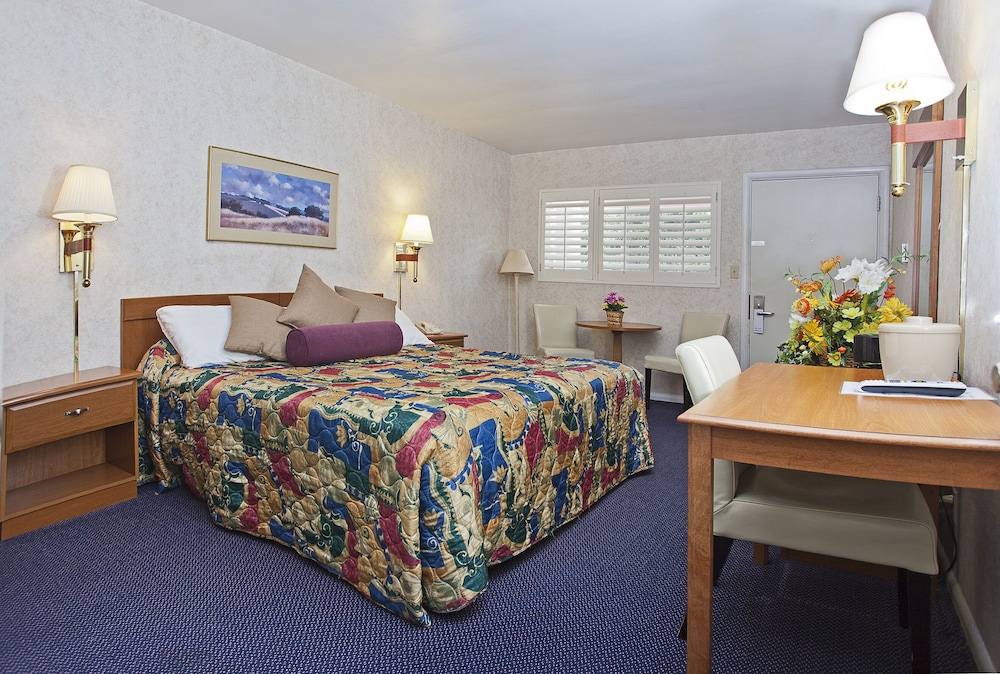 Town House Motel 14/46