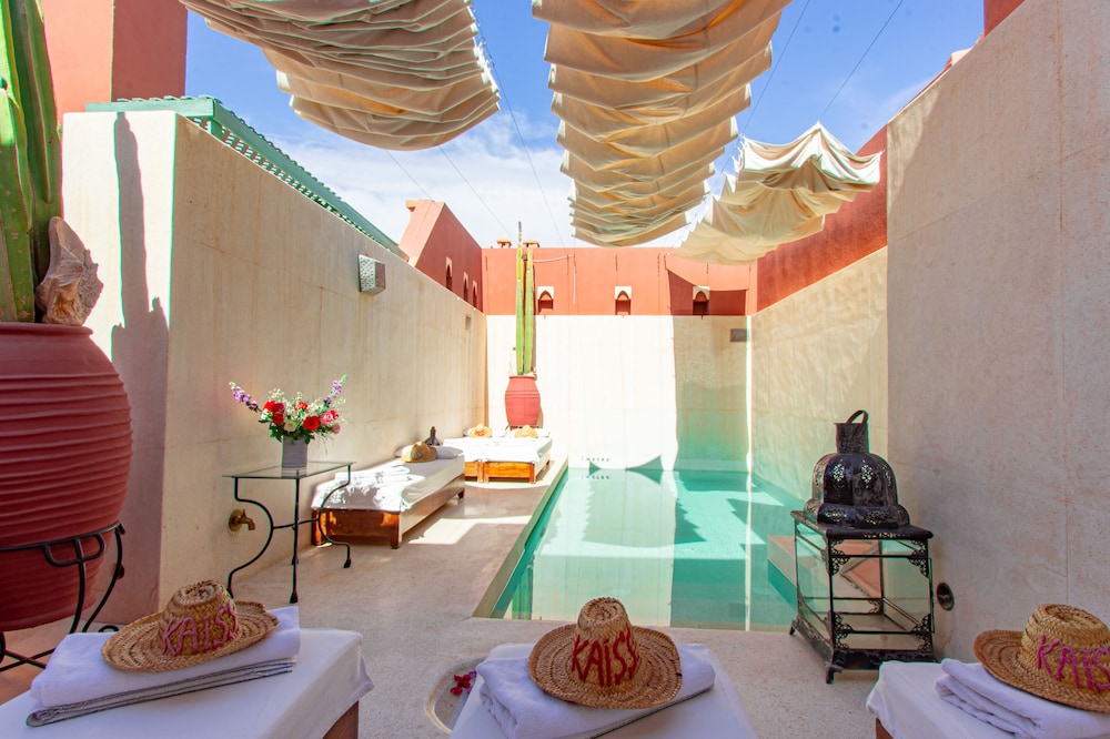 Riad Kaiss By Anika 44/70