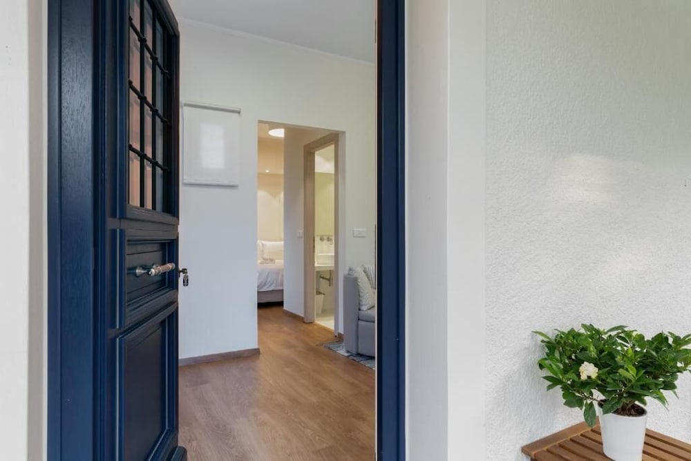 Porto Vecchio Spetses Luxury Suites 1/43